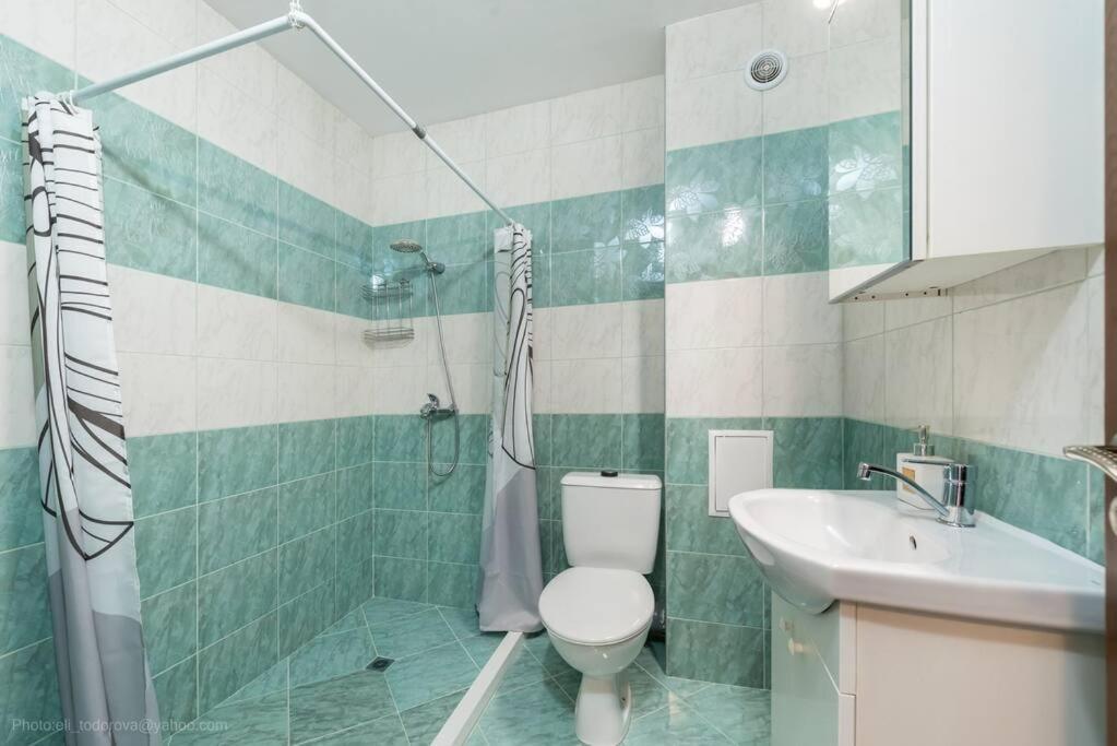 Bright Place Next To Grand Mall Варна Екстериор снимка