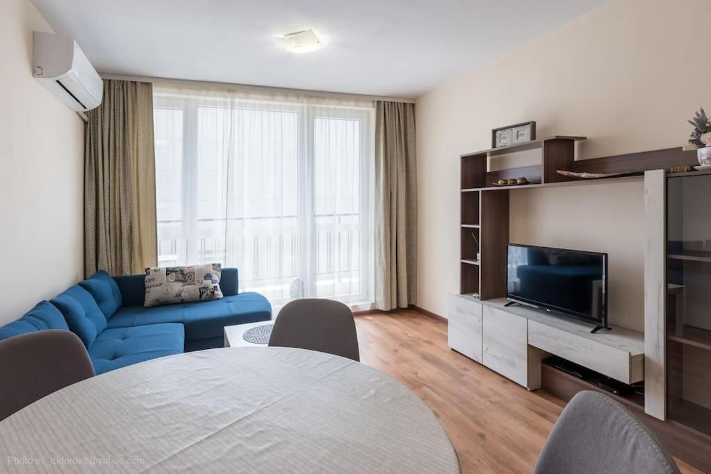 Bright Place Next To Grand Mall Варна Екстериор снимка